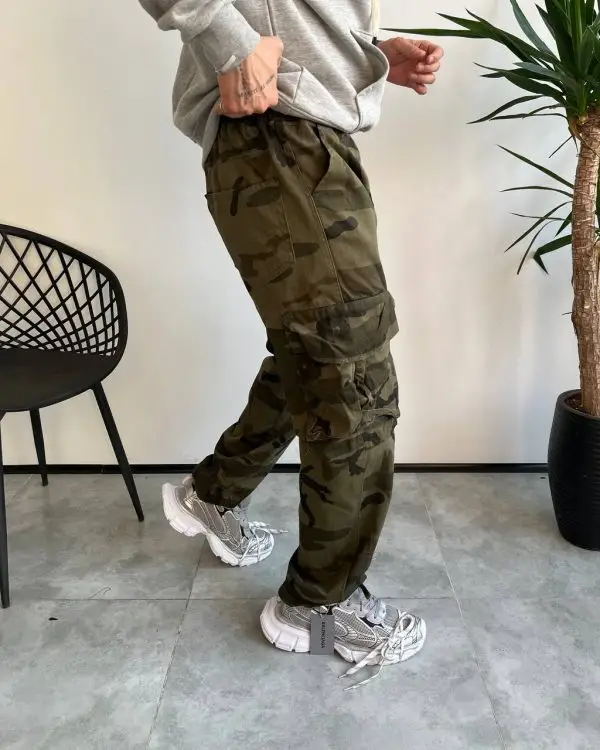 جزئیات پارچه ۱۰۰٪ ترک و طراحی خاص شلوار نیم بگ BALENCIAGA