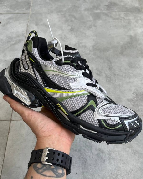 کتونی BALENCIAGA RUNNER مشکی فسفری کد 5068