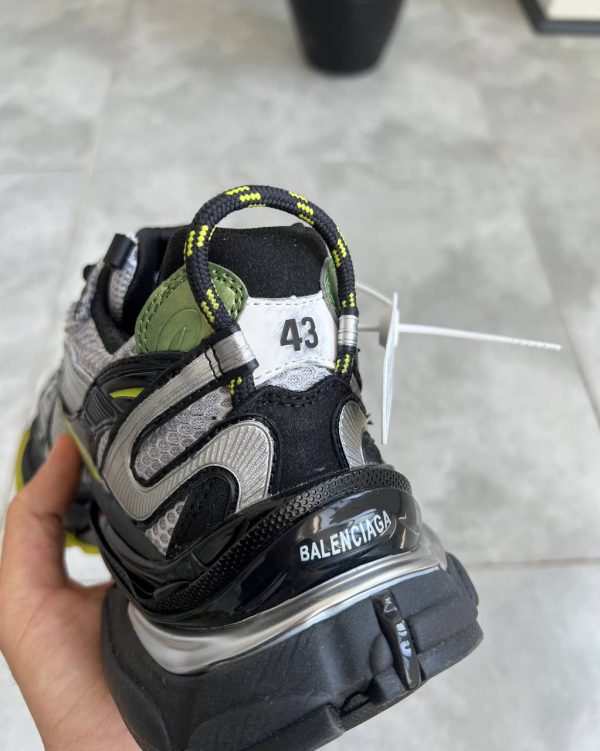 کتونی BALENCIAGA RUNNER مشکی فسفری کد 5068