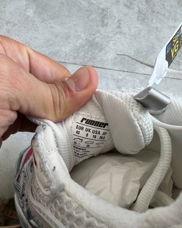 کتونی BALENCIAGA RUNNER طوسی قرمز کد 5067
