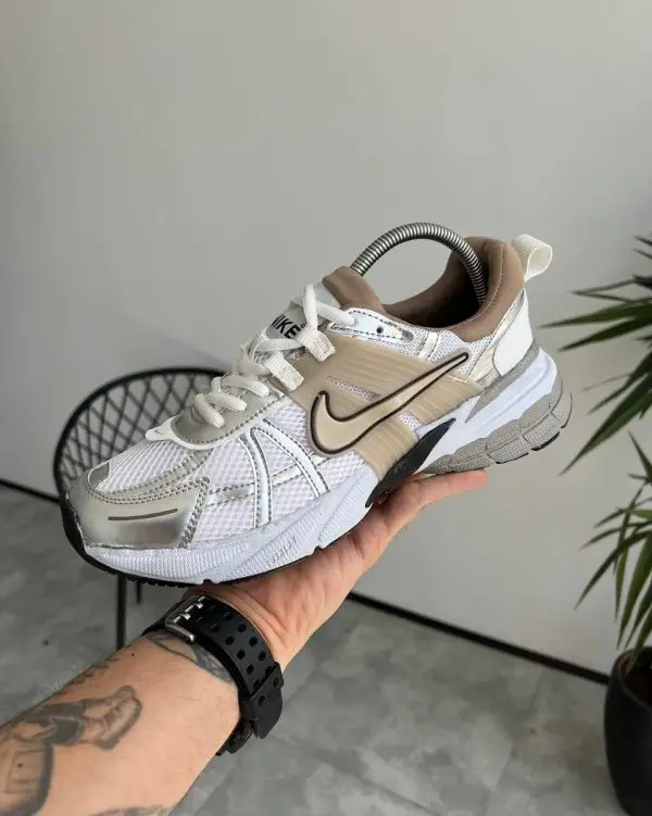 کتونی نایک V2K NIKE رنگ سفید کرم کد 5282