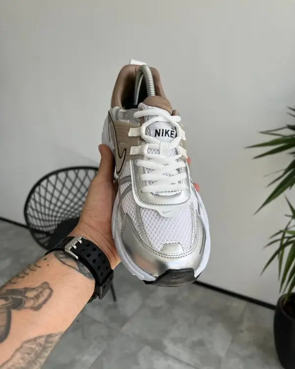 کتونی نایک V2K NIKE رنگ سفید کرم کد 5282