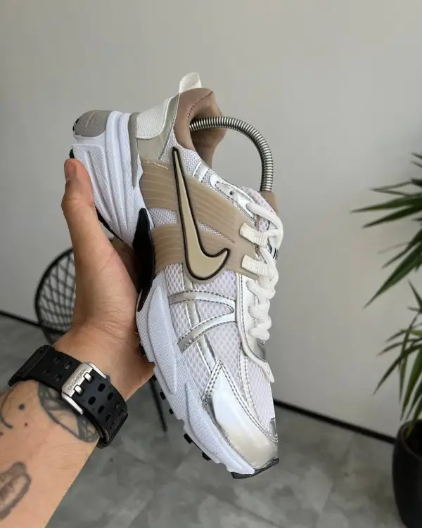 کتونی نایک V2K NIKE رنگ سفید کرم کد 5282