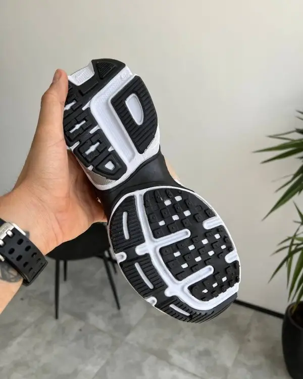 کتونی نایک V2K NIKE رنگ سفید کرم کد 5282