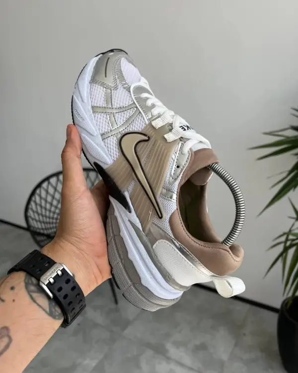کتونی نایک V2K NIKE رنگ سفید کرم کد 5282