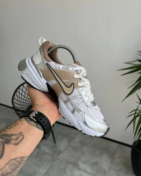 کتونی نایک V2K NIKE رنگ سفید کرم کد 5282