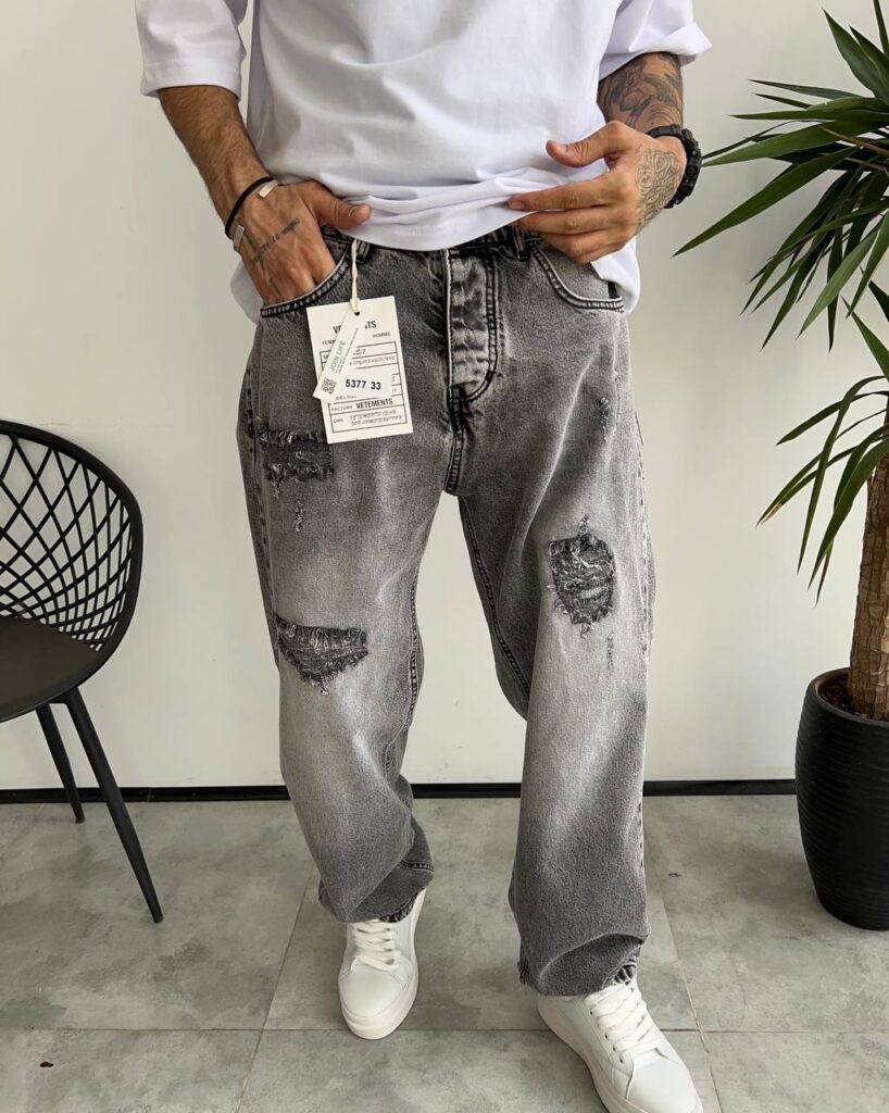 شلوار جین بگ طوسی با طراحی زاپ‌دار مردانه