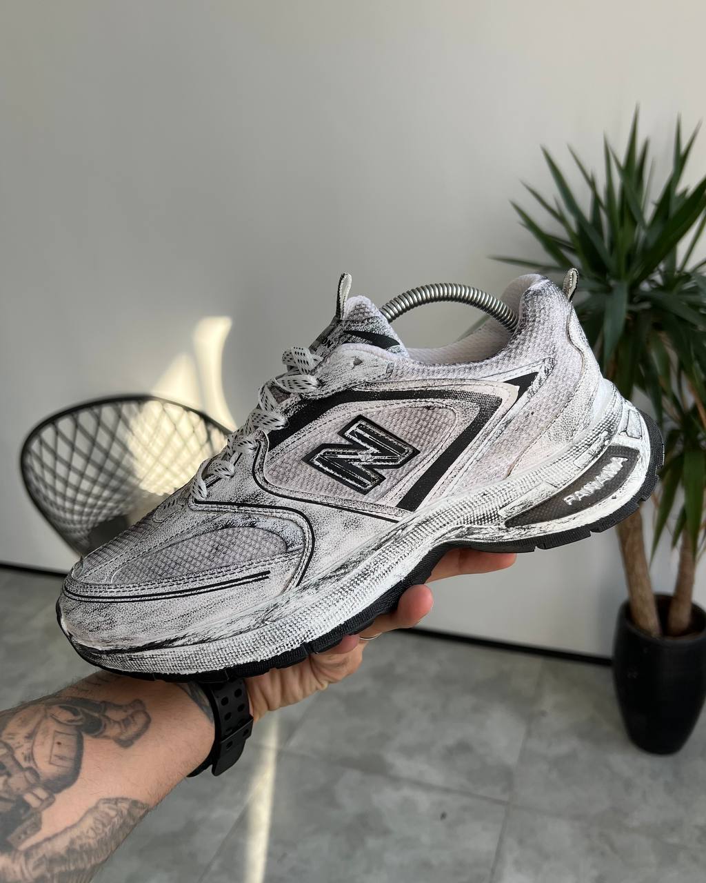 photo_2025-11-09_13-30-46 کتونی NB سفید مشکی کد 5908