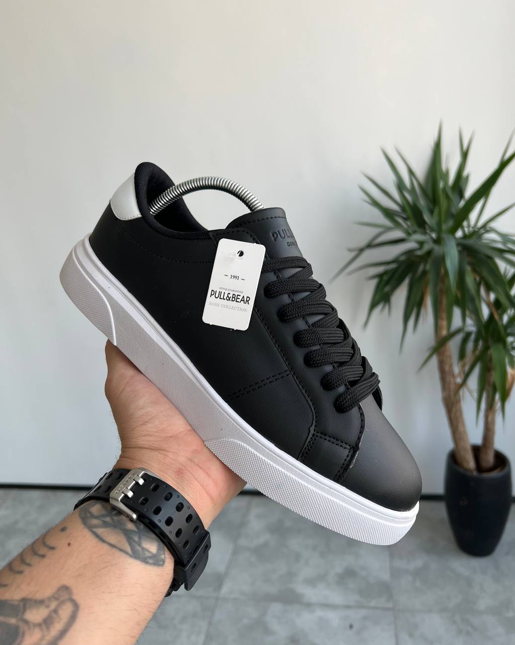 photo_2025-11-13_12-47-25 کتونی کف تخت PULL&BEAR رنگ مشکی زیره سفید کد 5910